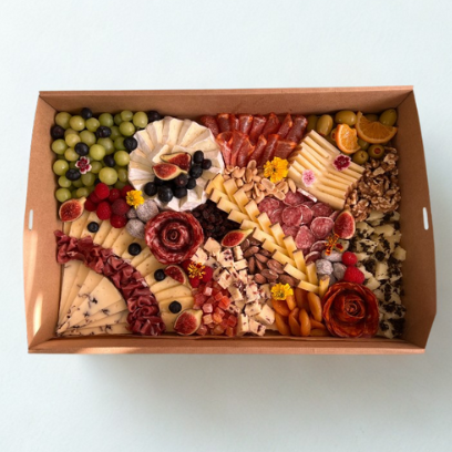 Caja de quesos e ibericos para eventos y reuniones familiares