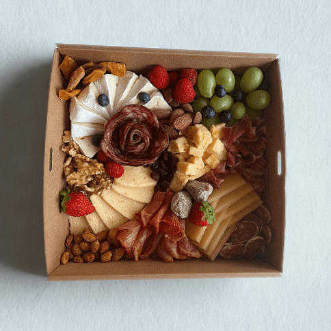 Caja de quesos estandar para picoteo entre dos o tres o para regalar 